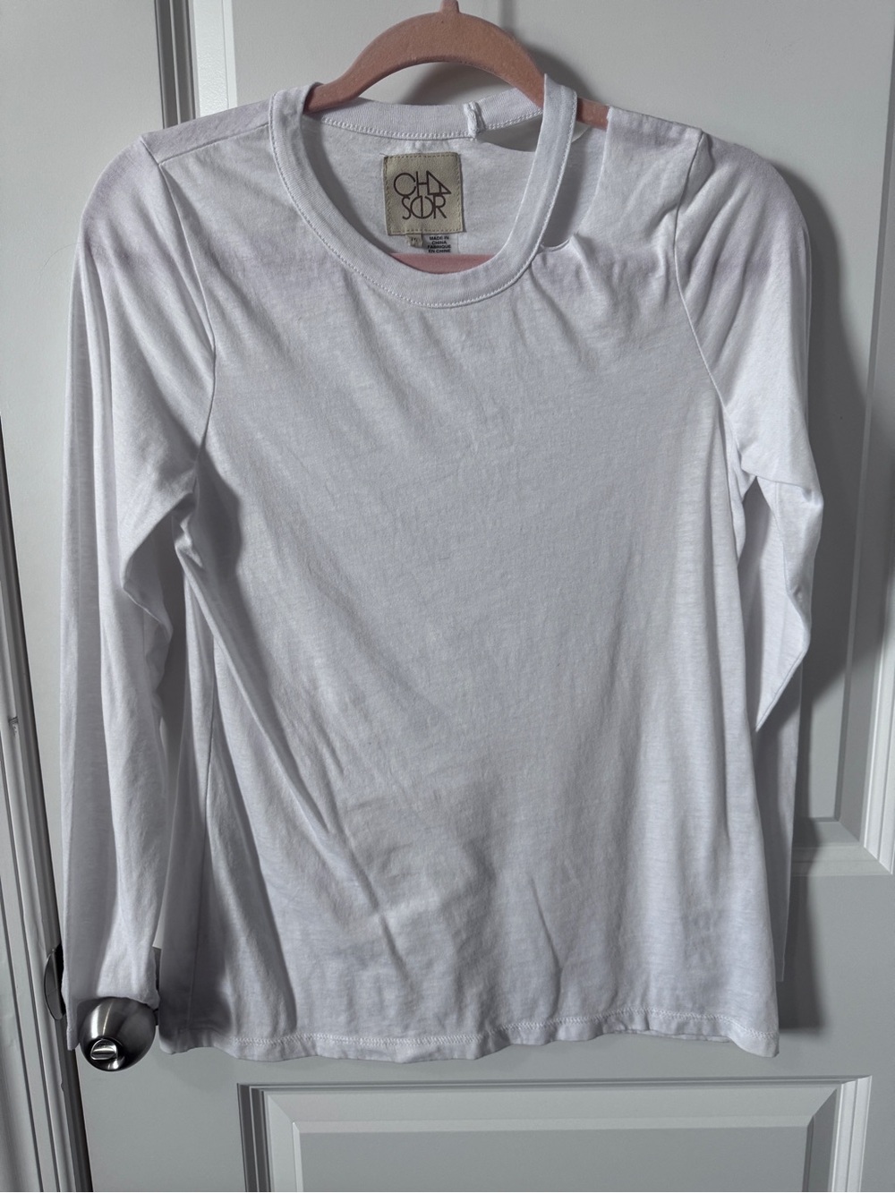 NWOT-Chaser Women's Long-Sleeve Crewneck Shirt in White-Medium